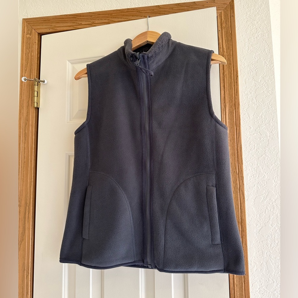 Reversible vest - Picture 2 of 2